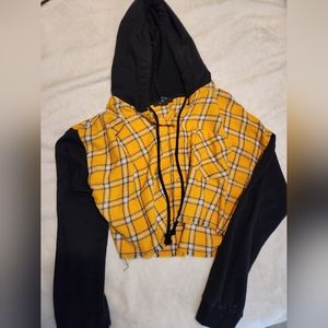 Small Yellow and Black Plaid Cropped Shirt with Hoodie